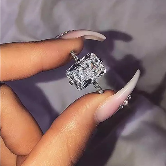 18k White Gold plated Sparkling Diamond Halo Ring - Picture 5 of 6